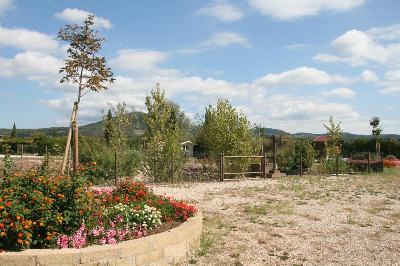 Glamping Debbiare Hotel Рипарбела Екстериор снимка