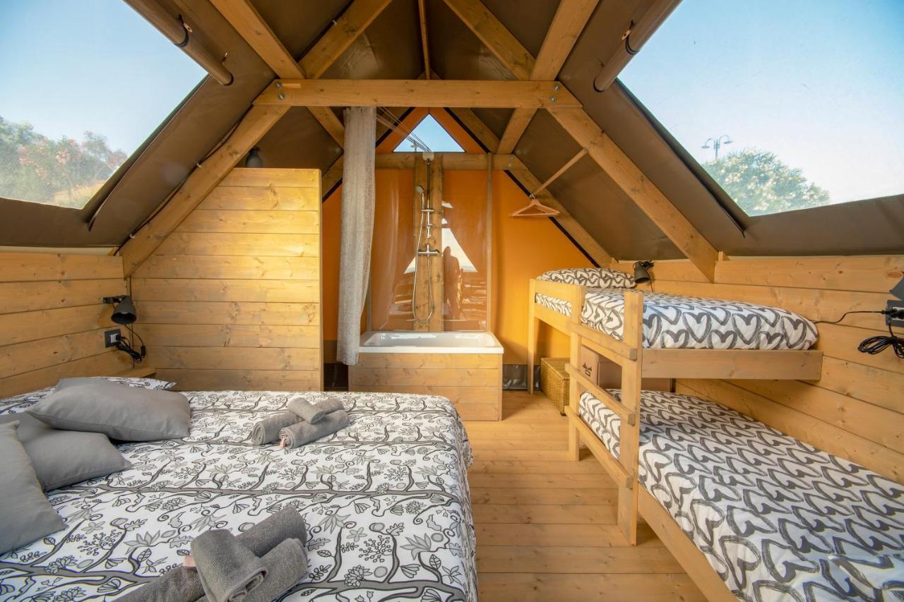 Glamping Debbiare Hotel Рипарбела Екстериор снимка