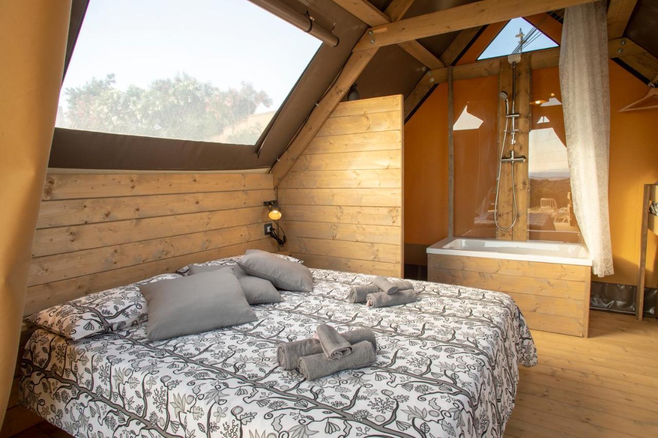 Glamping Debbiare Hotel Рипарбела Екстериор снимка