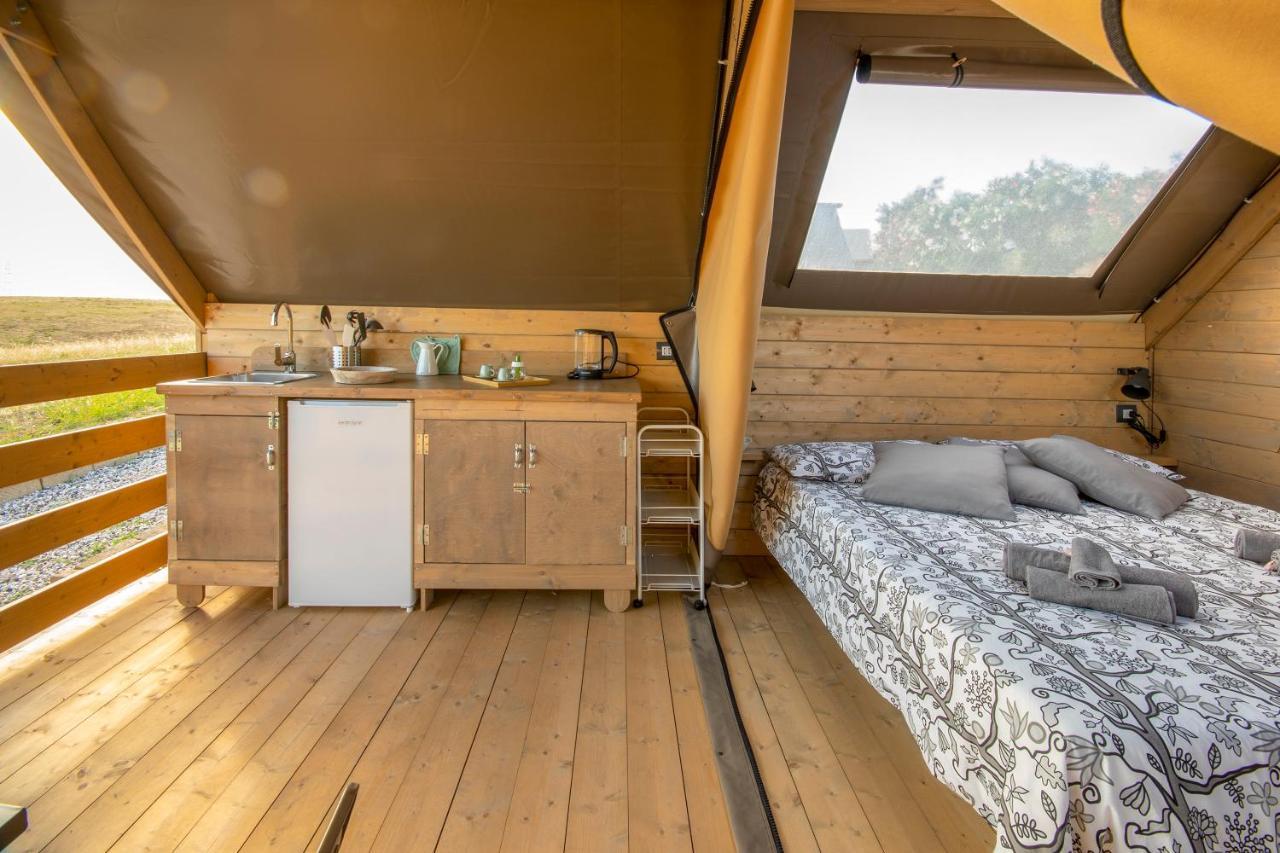 Glamping Debbiare Hotel Рипарбела Екстериор снимка