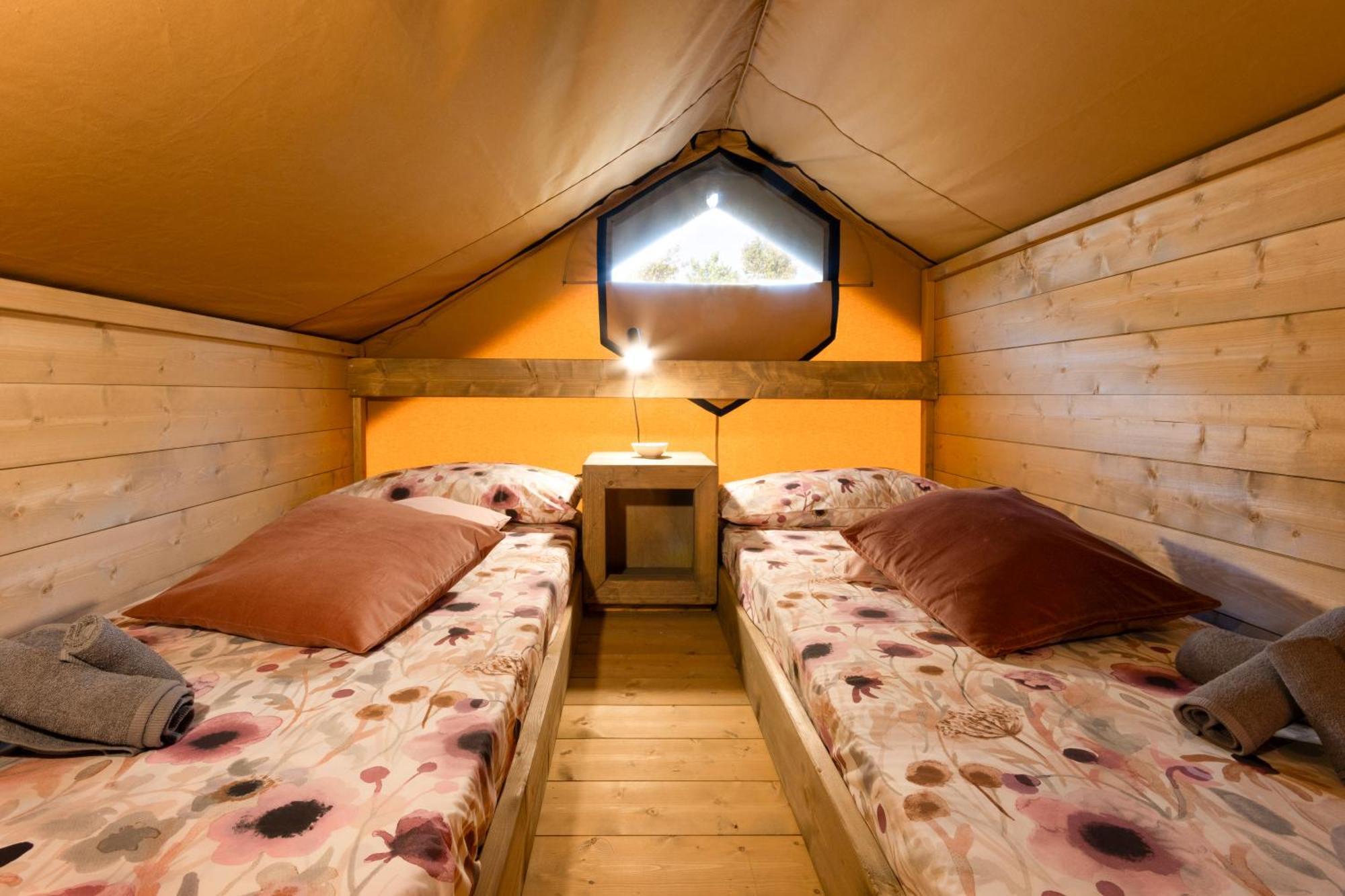 Glamping Debbiare Hotel Рипарбела Екстериор снимка
